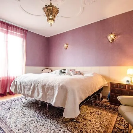 3 Bedroom 2 Bathroom Art Deco Flat In Apartment Basel