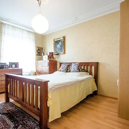 3 Bedroom 2 Bathroom Art Deco Flat In *