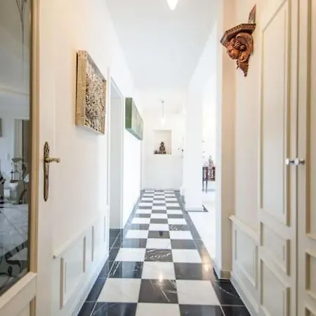3 Bedroom 2 Bathroom Art Deco Flat In Basel
