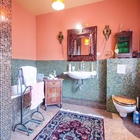 Apartment 3 Bedroom 2 Bathroom Art Deco Flat In