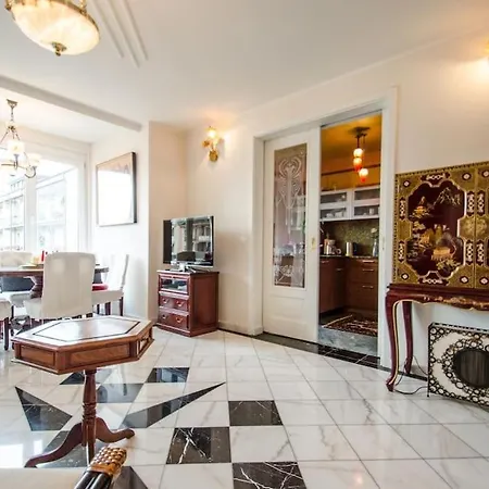 3 Bedroom 2 Bathroom Art Deco Flat In Basel