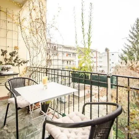 3 Bedroom 2 Bathroom Art Deco Flat In Basel